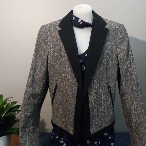 Ann Taylor blazer - Picture 2 of 5
